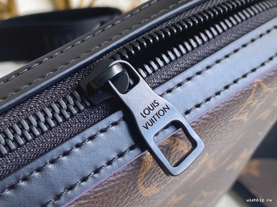 WIS MESSENGER TRIO VUITTON LOUIS 1230